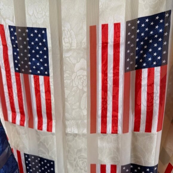 vintage b&s scarf with flowers and american flag pattern - Picture 3 of 5
